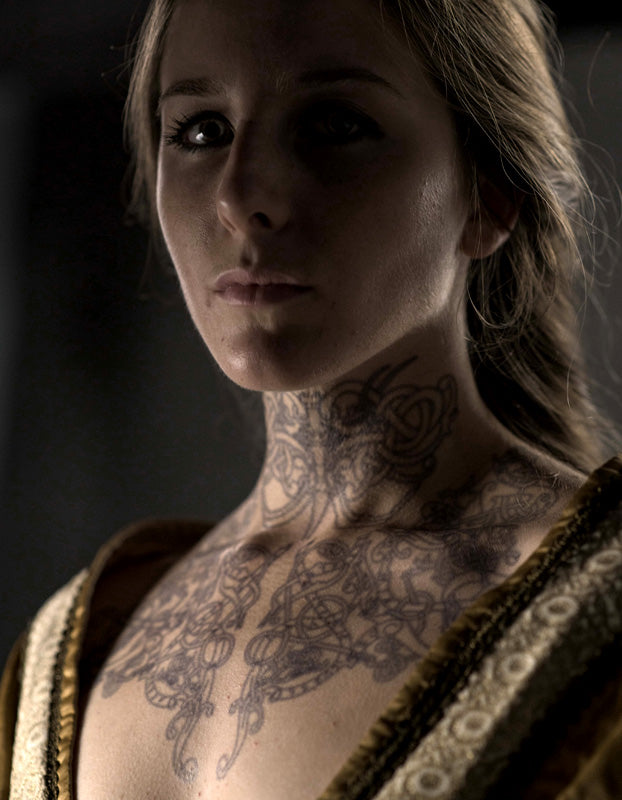 SET DE TATUAJES ORIGINALES DE ASTRID, DE LA SERIE VIKINGOS