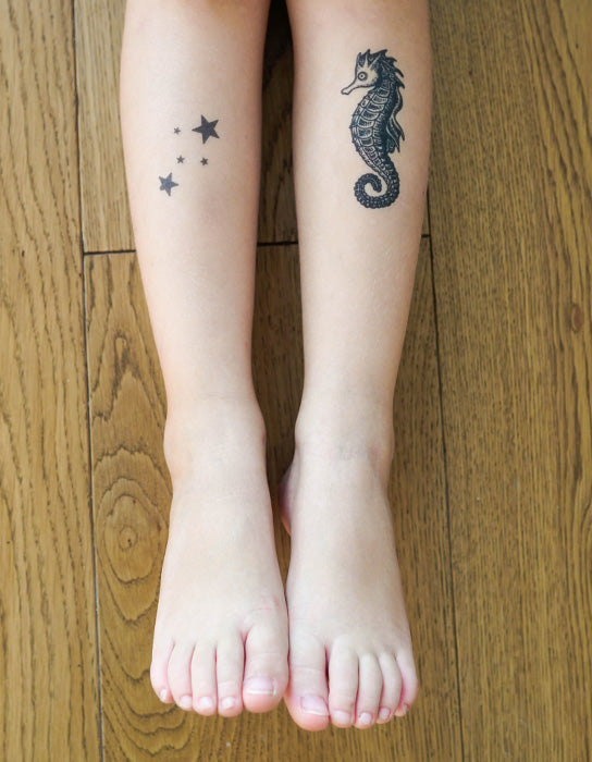 TATUAJE DE CABALLITO DE MAR EN PUNTILLISMO