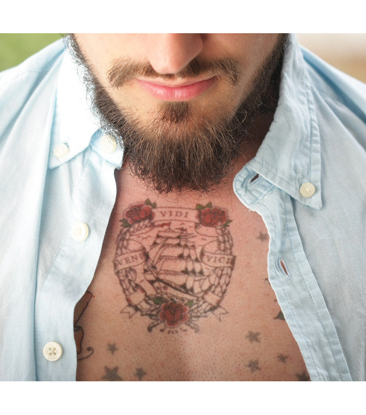 BARCO VINTAGE CON ROSAS