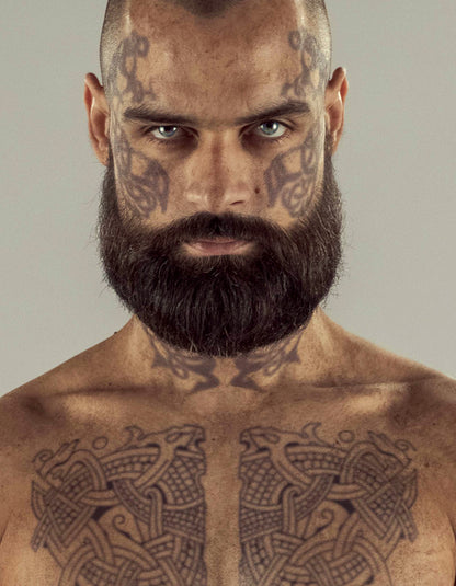 SET DE TATUAJES DE HARALD "CABELLERA HERMOSA" PARA EL PECHO Y LA CARA - SERIE VIKINGOS