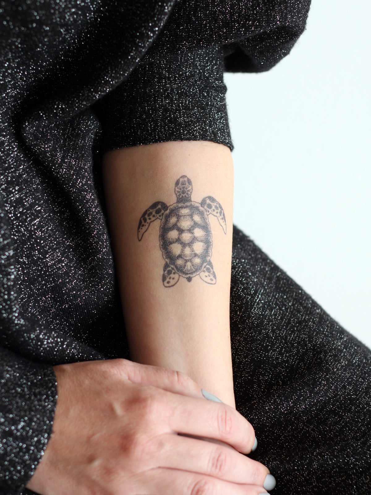 TATUAJE DE TORTUGA EN PUNTILLISMO