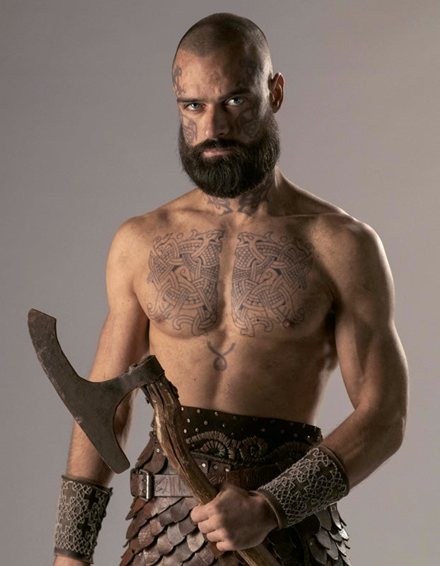 SET DE TATUAJES DE HARALD "CABELLERA HERMOSA" PARA EL PECHO Y LA CARA - SERIE VIKINGOS