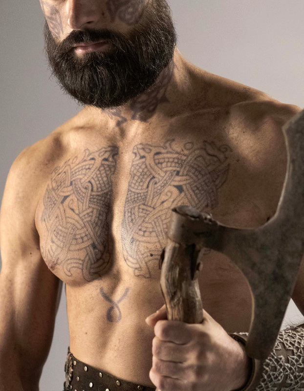 SET DE TATUAJES DE HARALD "CABELLERA HERMOSA" PARA EL PECHO Y LA CARA - SERIE VIKINGOS