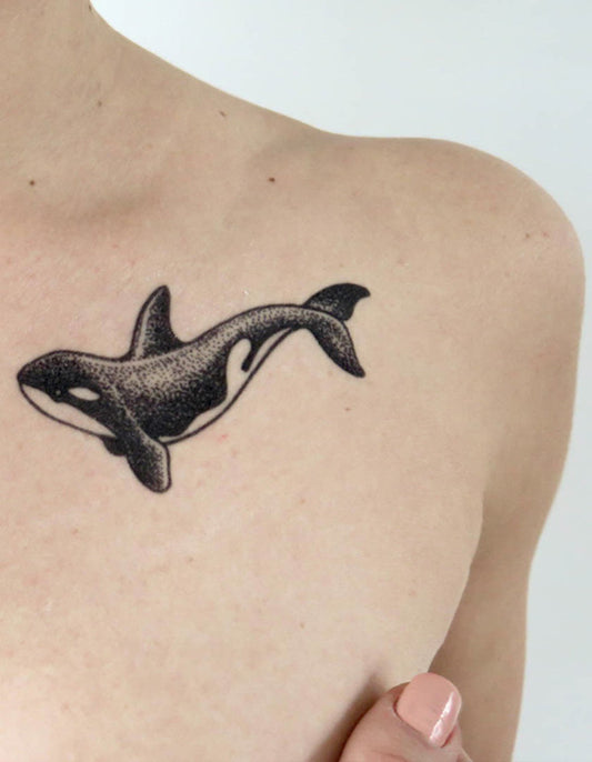 TATUAJE DE BALLENA ORCA EN PUNTILLISMO